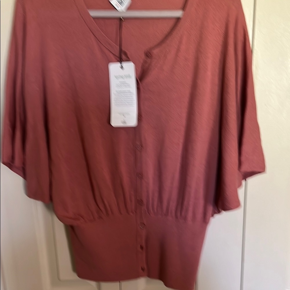 Cabi size medium Women's Button-Down Top in rose
